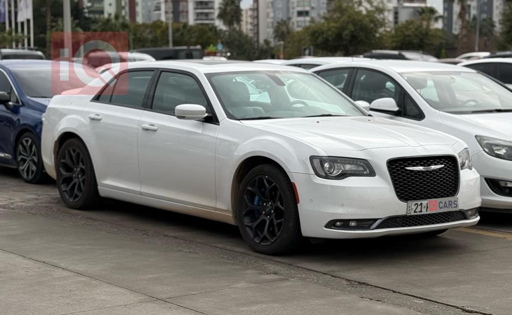 کرایسلەر 300